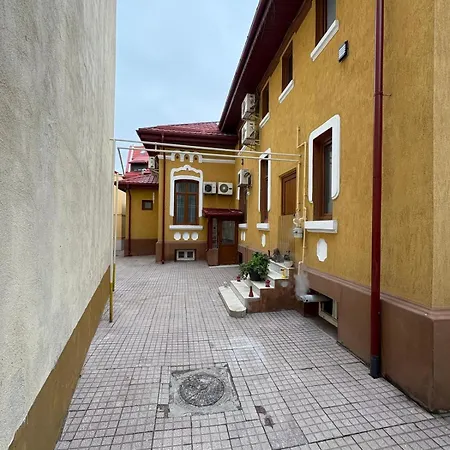 Boutique Old 8 Apartment
