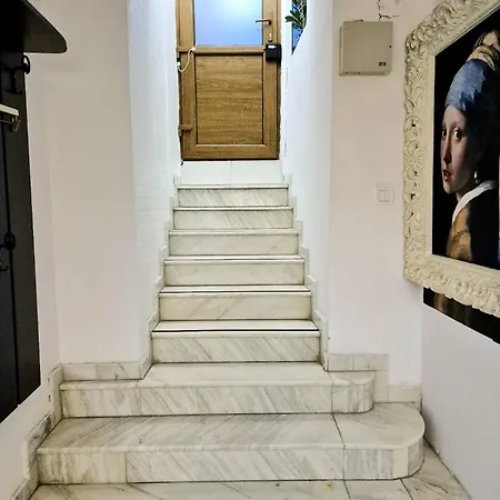 Boutique Old 8 Apartment
