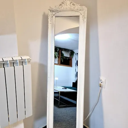 Boutique Old 8 Bucharest