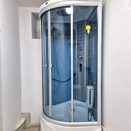 Apartment Boutique Old 8 *