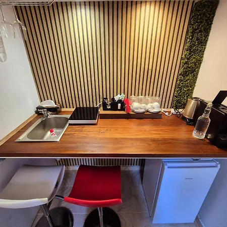 Boutique Old 8 * Boekarest